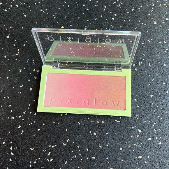 PixieGlow Cake in PinkChampagne Glow - Picture 4 of 10